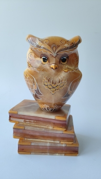 Сова на книгах малая